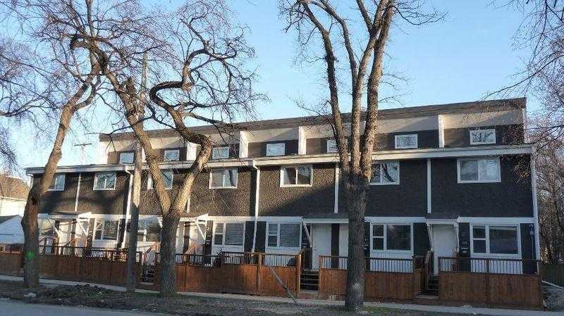 MLS Listing For Sale - 694 Sara Avenue, Winnipeg, Manitoba, R3G0Y8 - MLS # (realtor.ca): 202500762